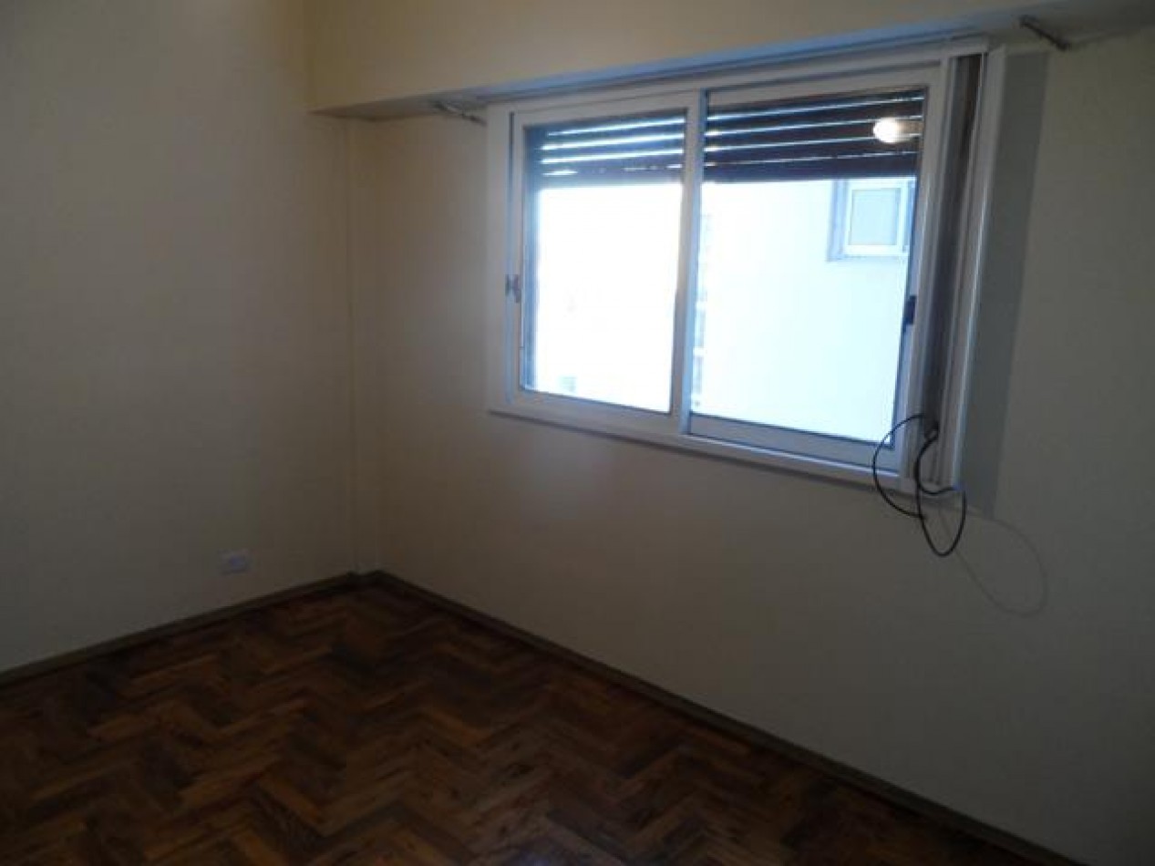 Villa del Parque, Depto. 2 ambientes. 45 mt2.  Lateral. Melincue y Bahia Blanca 
