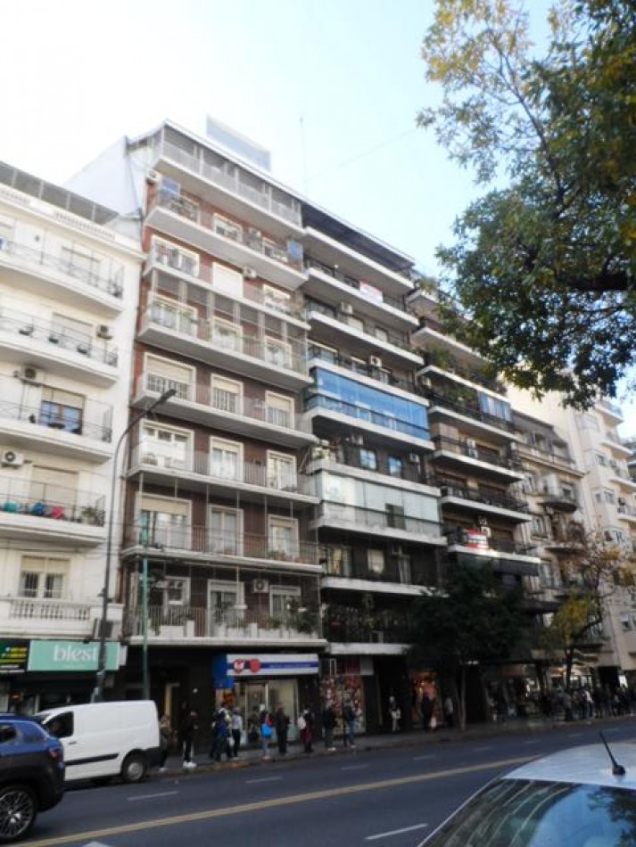 PALERMO, Depto. 4 Amb + dep y baño. 110 mts totales. Balcon. Frente, Av. S. Ortiz y Av. Santa Fe