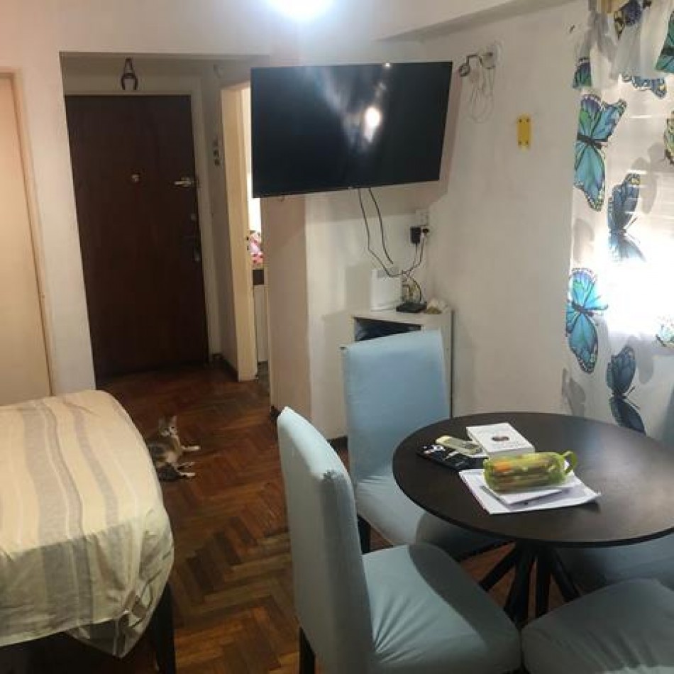 BALVANERA, Depto. 1 Amb. Piso 8o, Lateral, 25 mt2. Belgrano y Av. Entre Rios