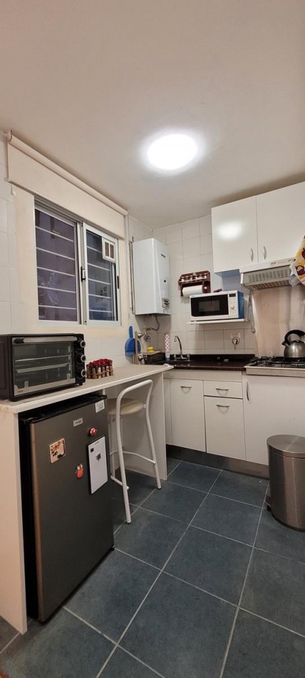 PALERMO, Depto. 1 amb dividido. AMOBLADO, c/ elctrodomesticos.  2o piso, interno, IMPECABLE. Billinghurst y Paraguay. 
