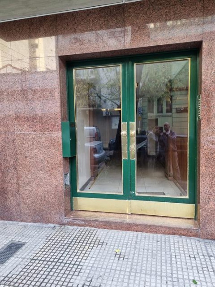 Palermo , 3 Ambientes al frente. EXCELENTE VISTA ABIERTA. Muy buena ubicacion y muy luminoso.