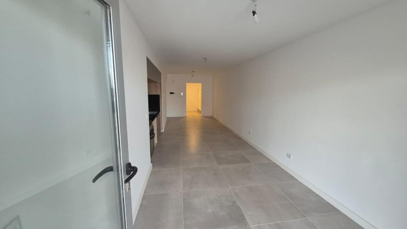 Villa Urquiza, 1 Ambiente a estrenar, frente con balcon. Subte linea B, a mts Avenida Triunvirato