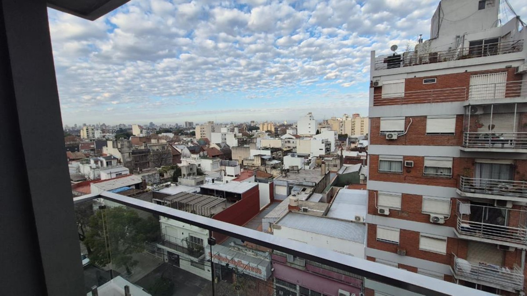 Villa Urquiza, 1 Ambiente a estrenar, frente con balcon. Subte linea B, a mts Avenida Triunvirato