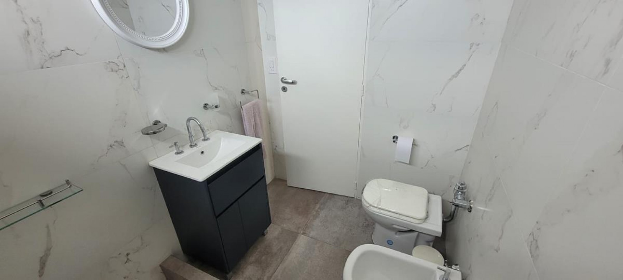 Palermo, 3 Ambientes. Espectacular dpto totalmente reciclado a nuevo, con cochera.  Frente. Muy luminoso. Balcon corrido. Excelente ubicacion. 