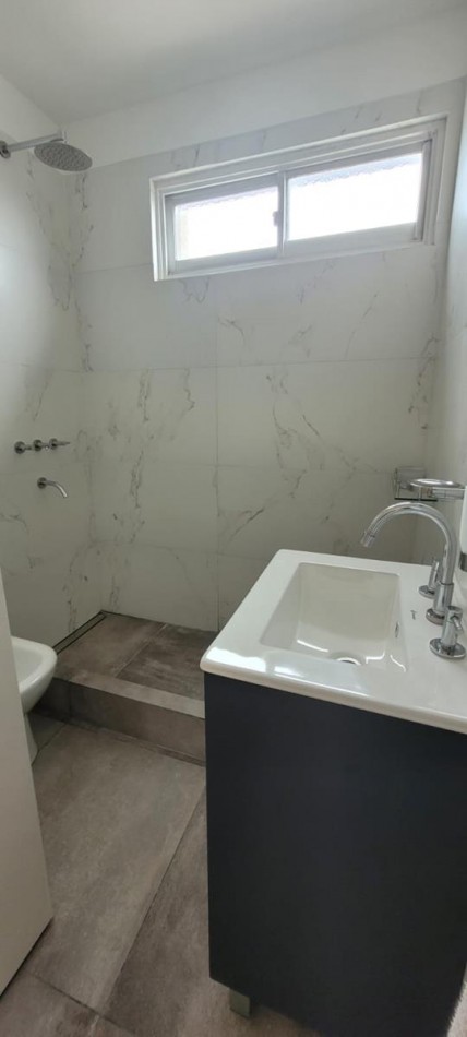 Palermo, 3 Ambientes. Espectacular dpto totalmente reciclado a nuevo, con cochera.  Frente. Muy luminoso. Balcon corrido. Excelente ubicacion. 