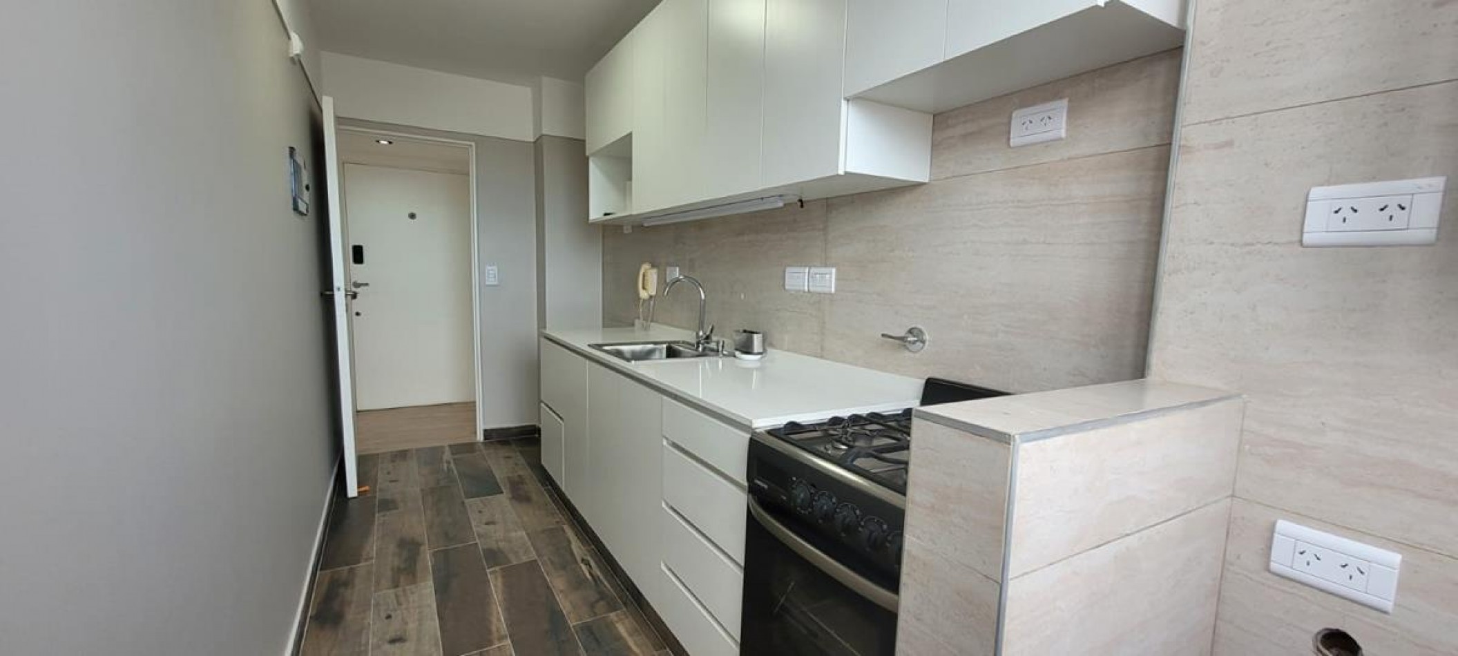 Palermo, 3 Ambientes. Espectacular dpto totalmente reciclado a nuevo, con cochera.  Frente. Muy luminoso. Balcon corrido. Excelente ubicacion. 