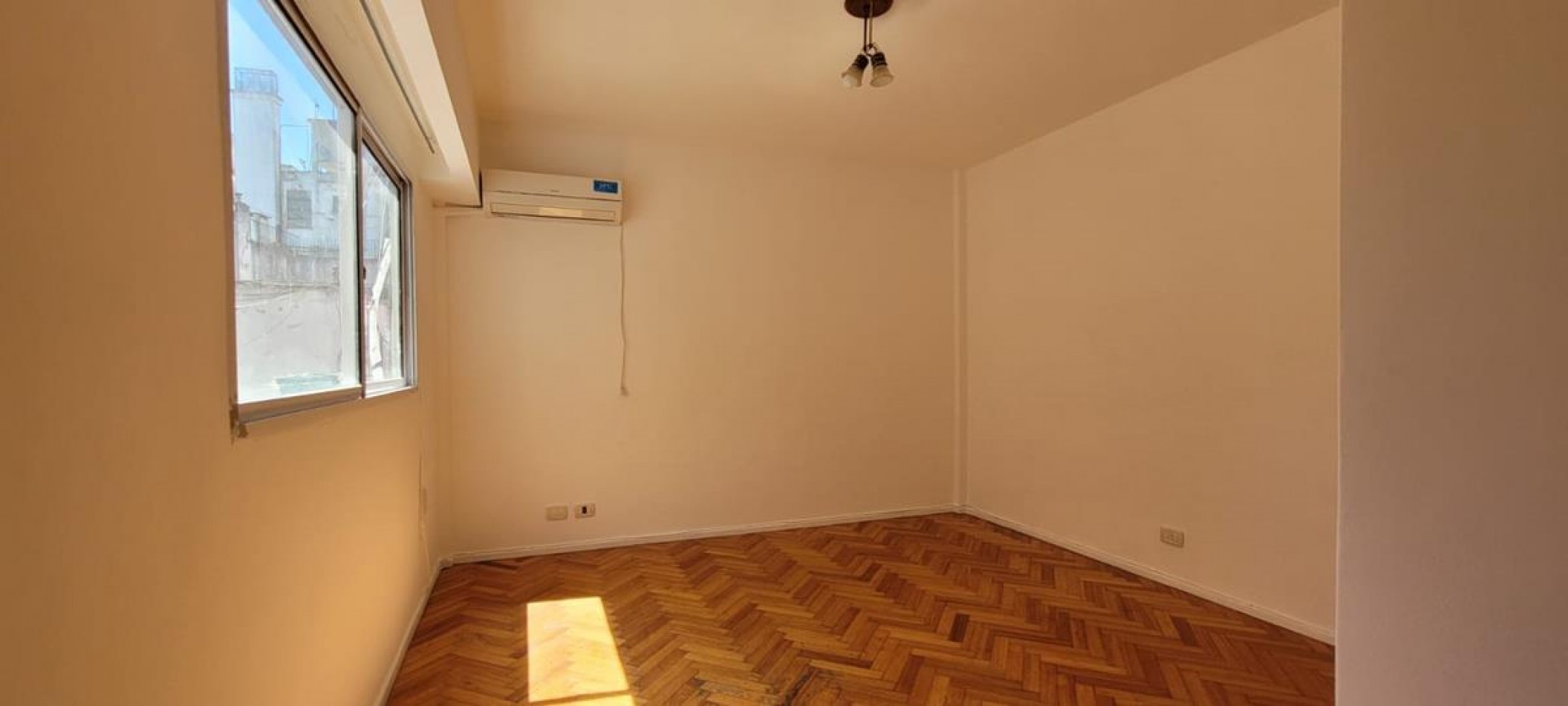 Palermo 2 Ambientes, contrafrente. Muy luminoso. A 1 cuadra Av. Santa Fe y Av. Scalabrini Ortiz.