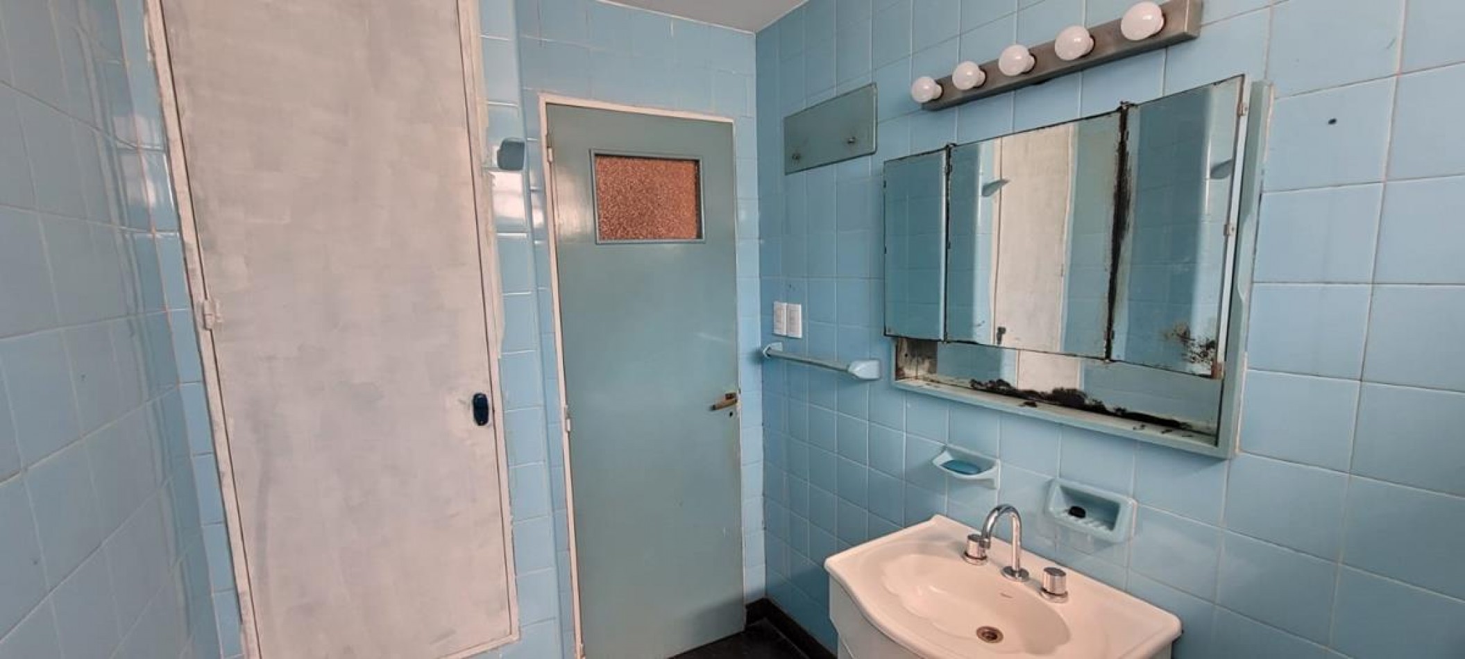 Palermo 4 ambientes frente, con dependencias. Balcon. Excelente ubicacion. Muy luminoso 