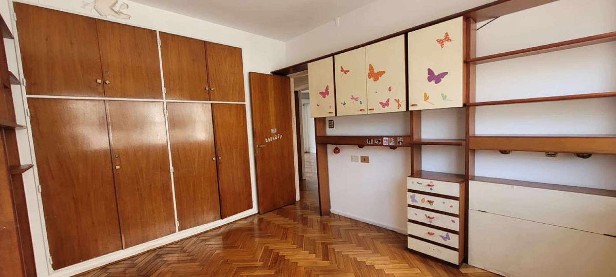 Palermo 4 ambientes frente, con dependencias. Balcon. Excelente ubicacion. Muy luminoso 