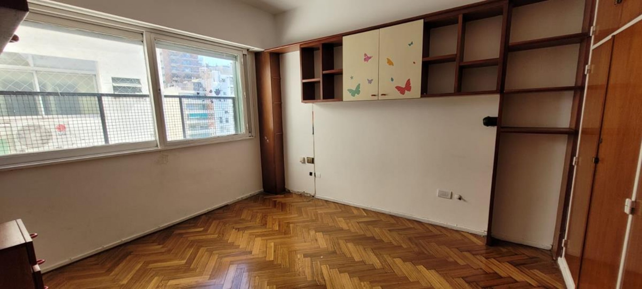 Palermo 4 ambientes frente, con dependencias. Balcon. Excelente ubicacion. Muy luminoso 