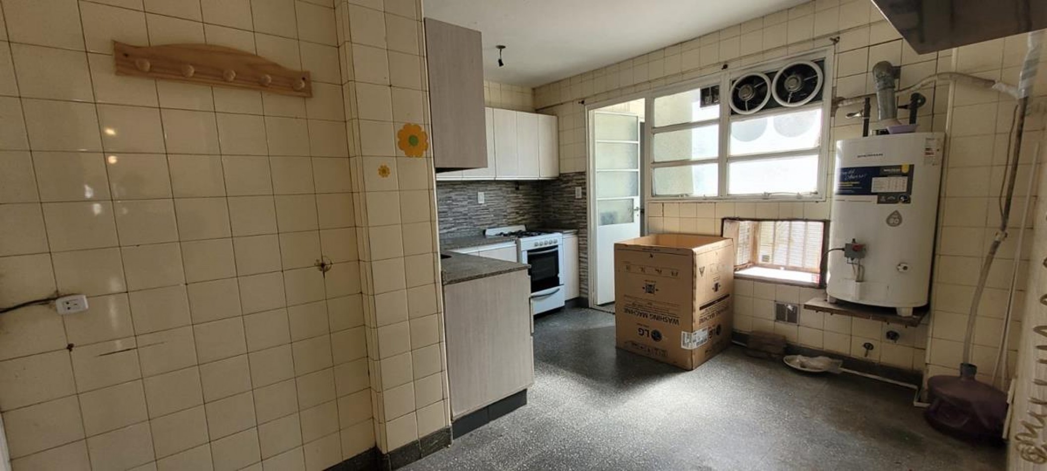 Palermo 4 ambientes frente, con dependencias. Balcon. Excelente ubicacion. Muy luminoso 