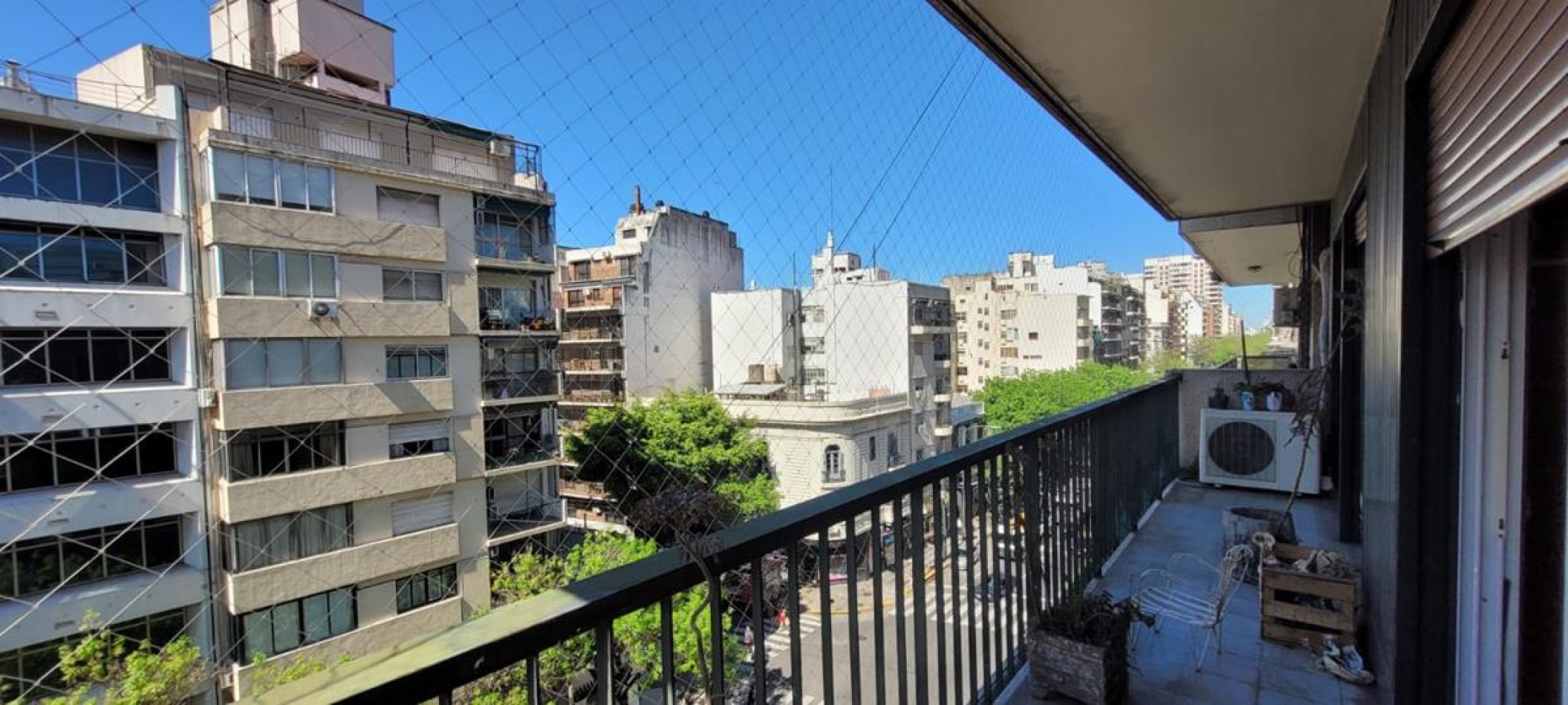 Palermo 4 ambientes frente, con dependencias. Balcon. Excelente ubicacion. Muy luminoso 