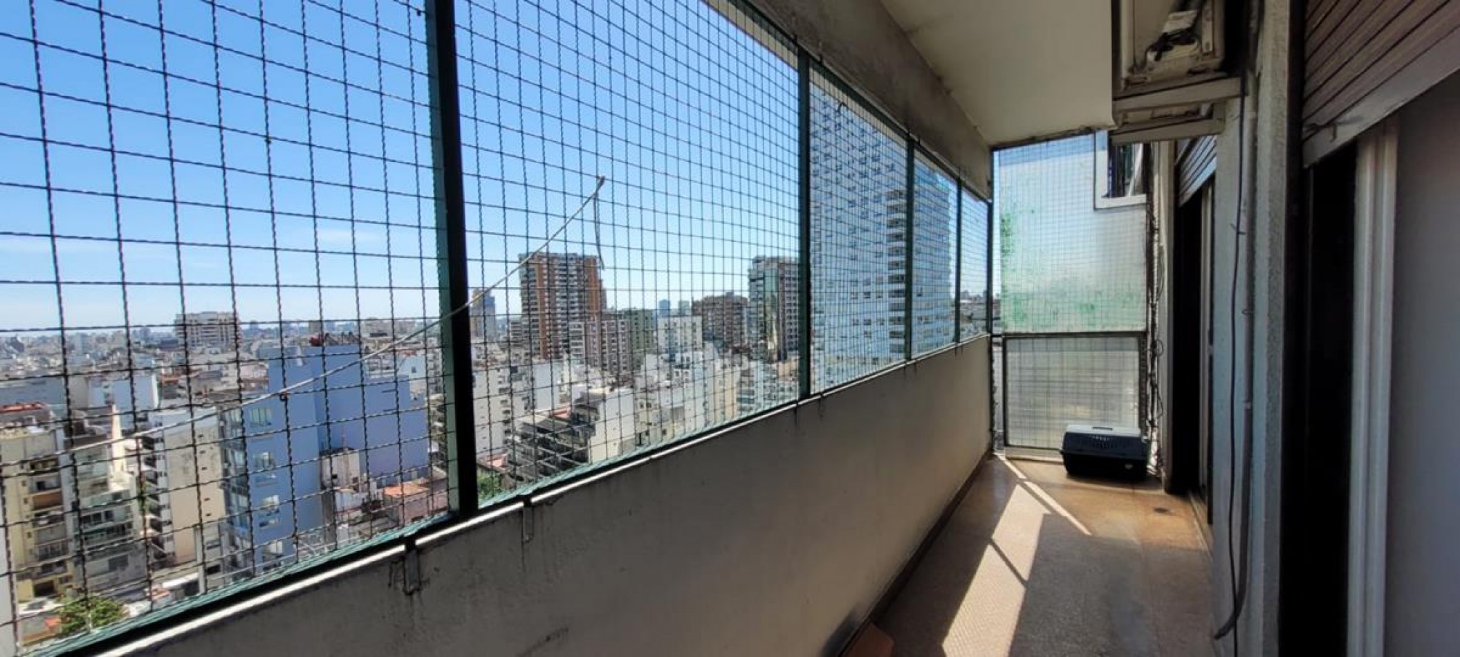 PALERMO, Depto. 3 Amb. al frente, 60 mt2.MUY BUENA UBICACION.  Av. Santa Fe y Av. R. S. Ortiz. CON COCHERA