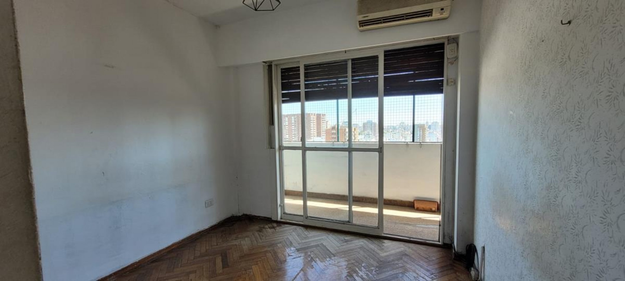 PALERMO, Depto. 3 Amb. al frente, 60 mt2.MUY BUENA UBICACION.  Av. Santa Fe y Av. R. S. Ortiz. CON COCHERA