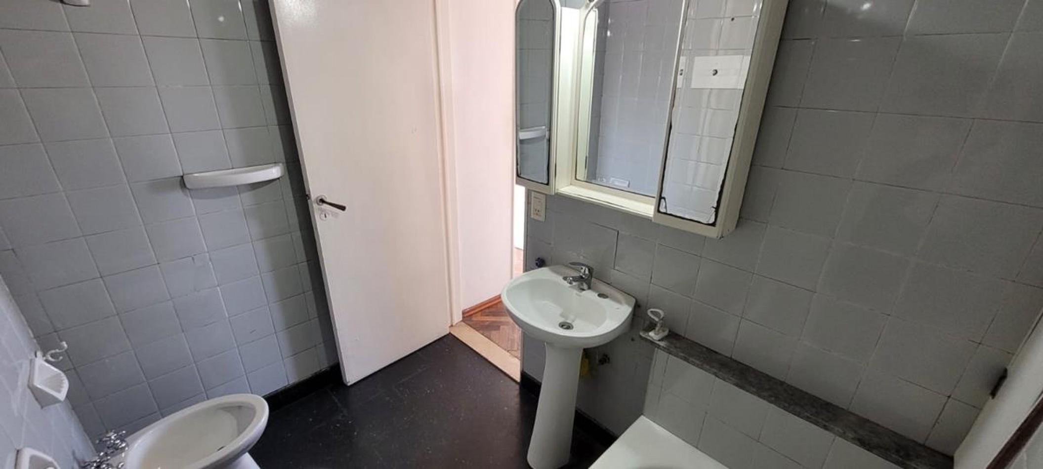 PALERMO, Depto. 3 Amb. al frente, 60 mt2.MUY BUENA UBICACION.  Av. Santa Fe y Av. R. S. Ortiz. CON COCHERA