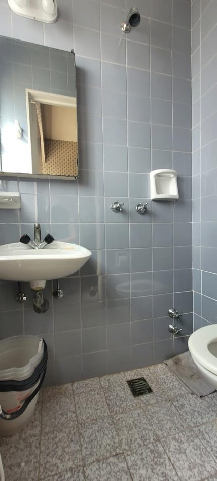 Palermo 4 Ambientes, contrafrente, dependencia de servicio,  con balcon corrido. Cochera fija. EXCELENTE. Muy buena ubicacion a mts Av. Santa Fe. Zona Jardin Botanico. MUY LUMINOSO