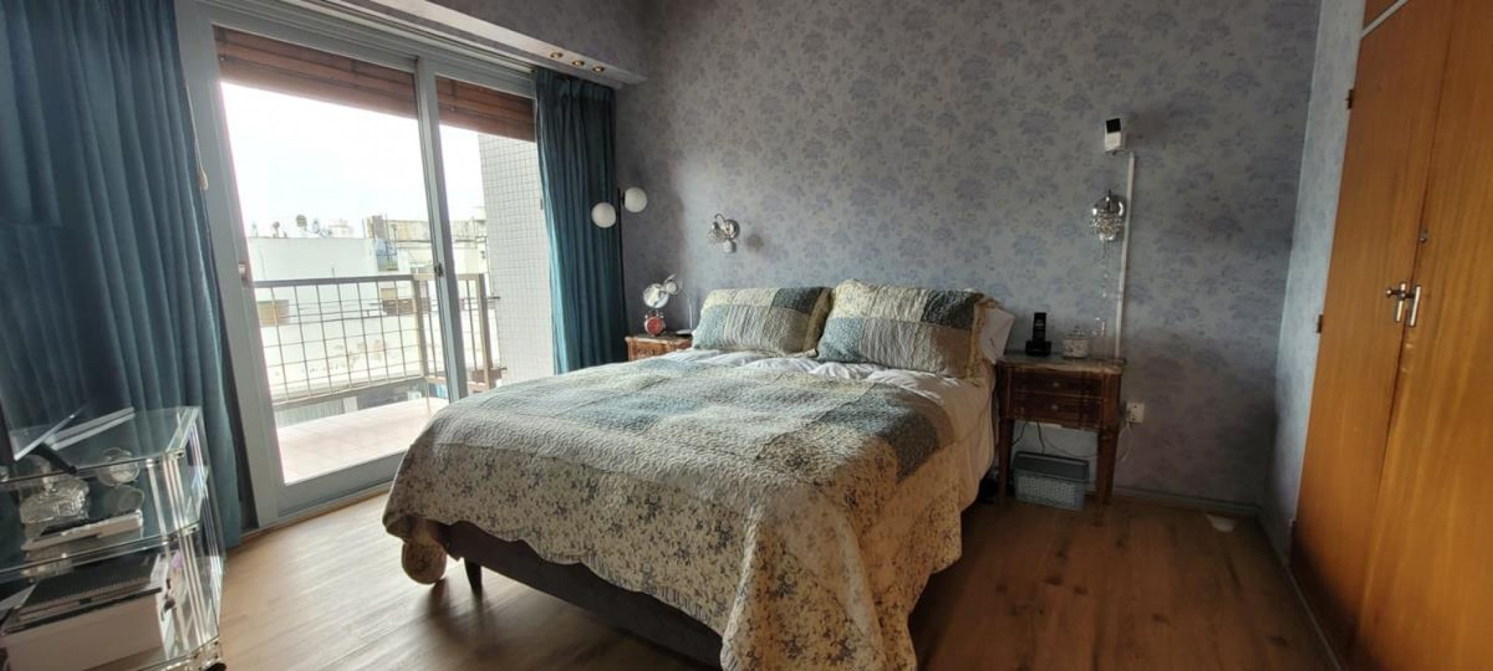 Palermo 4 Ambientes, contrafrente, dependencia de servicio,  con balcon corrido. Cochera fija. EXCELENTE. Muy buena ubicacion a mts Av. Santa Fe. Zona Jardin Botanico. MUY LUMINOSO