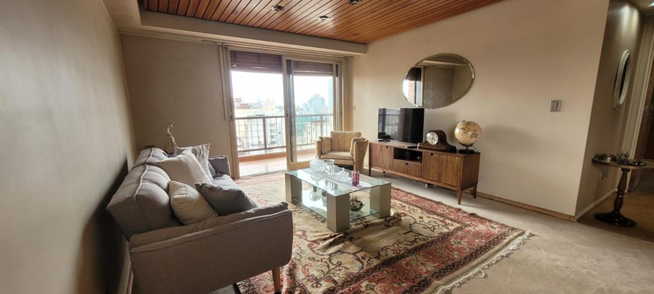 Palermo 4 Ambientes, contrafrente, dependencia de servicio,  con balcon corrido. Cochera fija. EXCELENTE. Muy buena ubicacion a mts Av. Santa Fe. Zona Jardin Botanico. MUY LUMINOSO