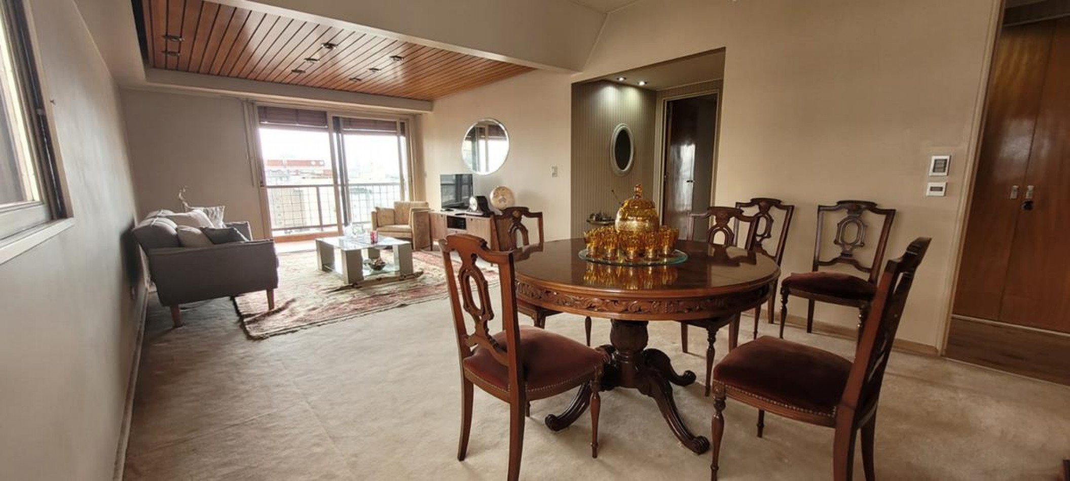 Palermo 4 Ambientes, contrafrente, dependencia de servicio,  con balcon corrido. Cochera fija. EXCELENTE. Muy buena ubicacion a mts Av. Santa Fe. Zona Jardin Botanico. MUY LUMINOSO