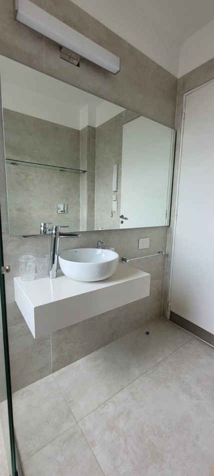 Palermo 4 Ambientes, contrafrente, dependencia de servicio,  con balcon corrido. Cochera fija. EXCELENTE. Muy buena ubicacion a mts Av. Santa Fe. Zona Jardin Botanico. MUY LUMINOSO