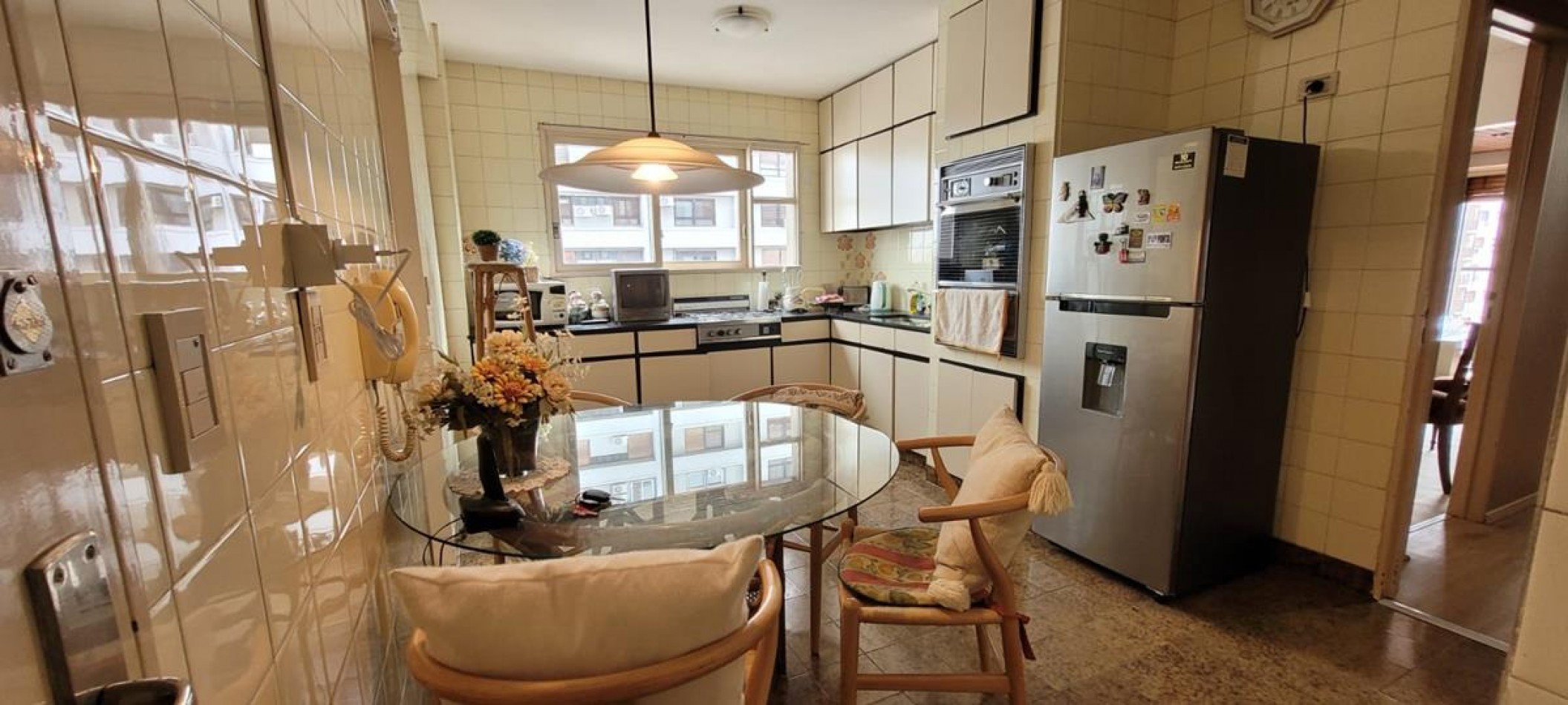 Palermo 4 Ambientes, contrafrente, dependencia de servicio,  con balcon corrido. Cochera fija. EXCELENTE. Muy buena ubicacion a mts Av. Santa Fe. Zona Jardin Botanico. MUY LUMINOSO