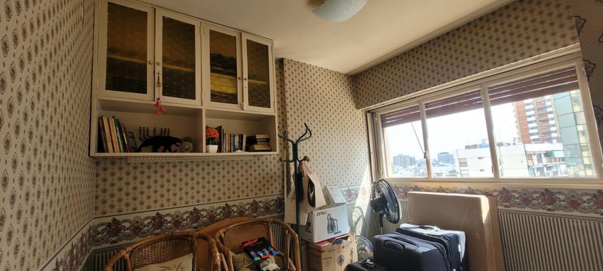 Palermo 4 Ambientes, contrafrente, dependencia de servicio,  con balcon corrido. Cochera fija. EXCELENTE. Muy buena ubicacion a mts Av. Santa Fe. Zona Jardin Botanico. MUY LUMINOSO