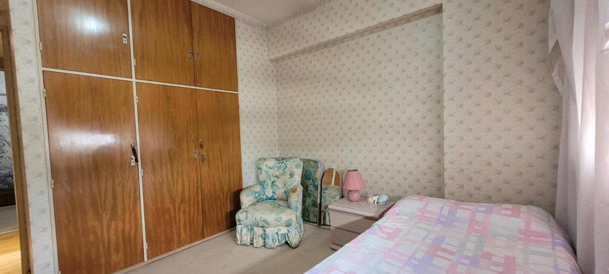 Palermo 4 Ambientes, contrafrente, dependencia de servicio,  con balcon corrido. Cochera fija. EXCELENTE. Muy buena ubicacion a mts Av. Santa Fe. Zona Jardin Botanico. MUY LUMINOSO