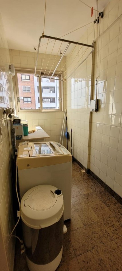 Palermo 4 Ambientes, contrafrente, dependencia de servicio,  con balcon corrido. Cochera fija. EXCELENTE. Muy buena ubicacion a mts Av. Santa Fe. Zona Jardin Botanico. MUY LUMINOSO