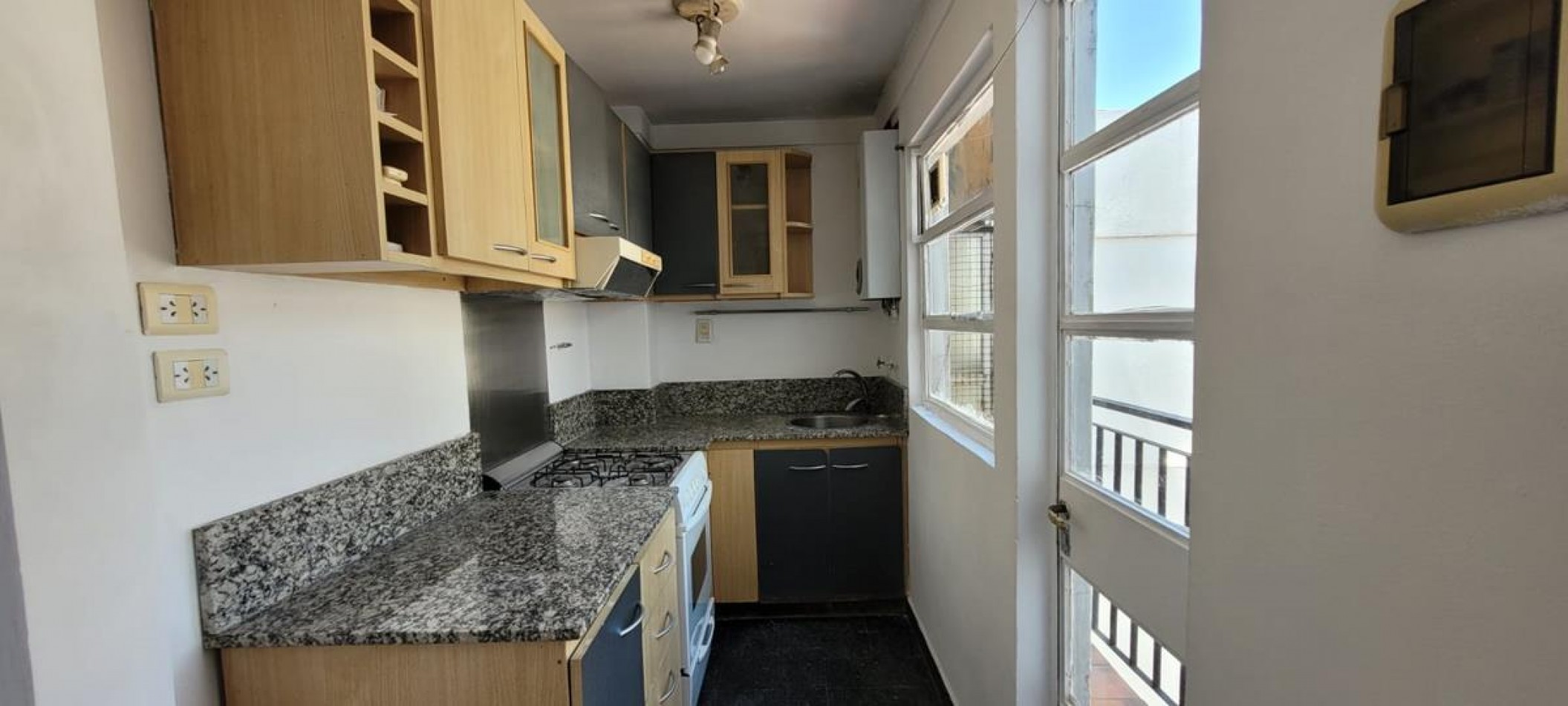 Palermo, 3 Ambientes contrafrente con balcon. MUY LUMINOSO. Excelente ubicacion a mts Av.Scalabrini Ortiz , a 1 cuadra Av. santa Fe