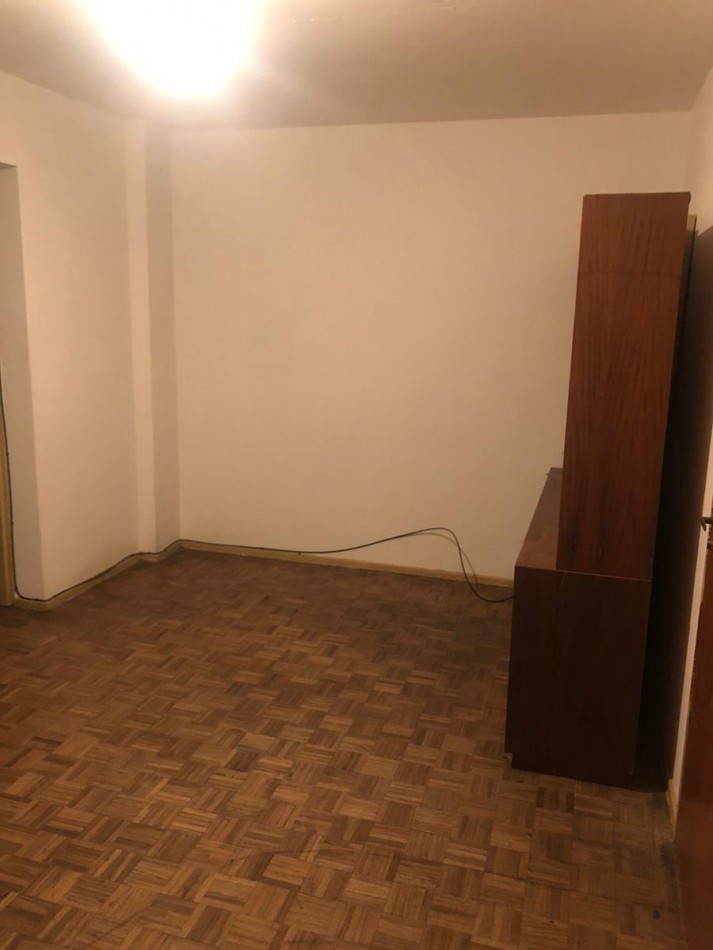 San Telmo, 2 Ambientes , muy luminoso, con balcon. Cerca linea Subte linea C, zona facultades UAI - UADE