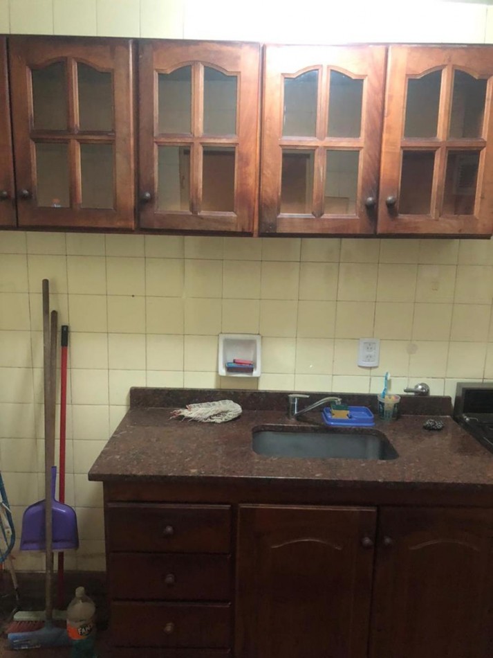 San Telmo, 2 Ambientes , muy luminoso, con balcon. Cerca linea Subte linea C, zona facultades UAI - UADE