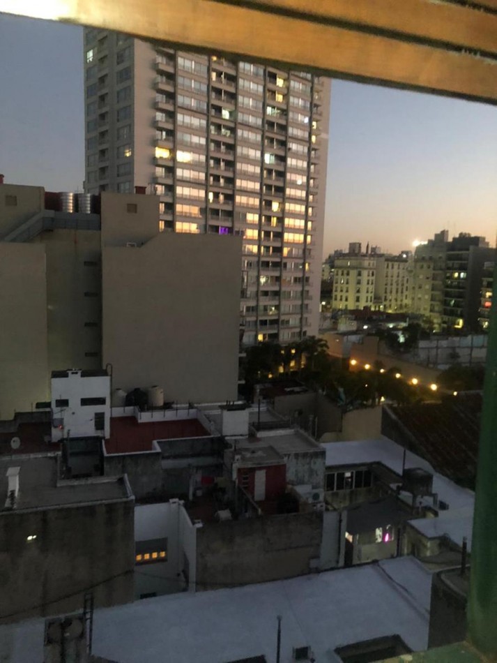 San Telmo, 2 Ambientes , muy luminoso, con balcon. Cerca linea Subte linea C, zona facultades UAI - UADE