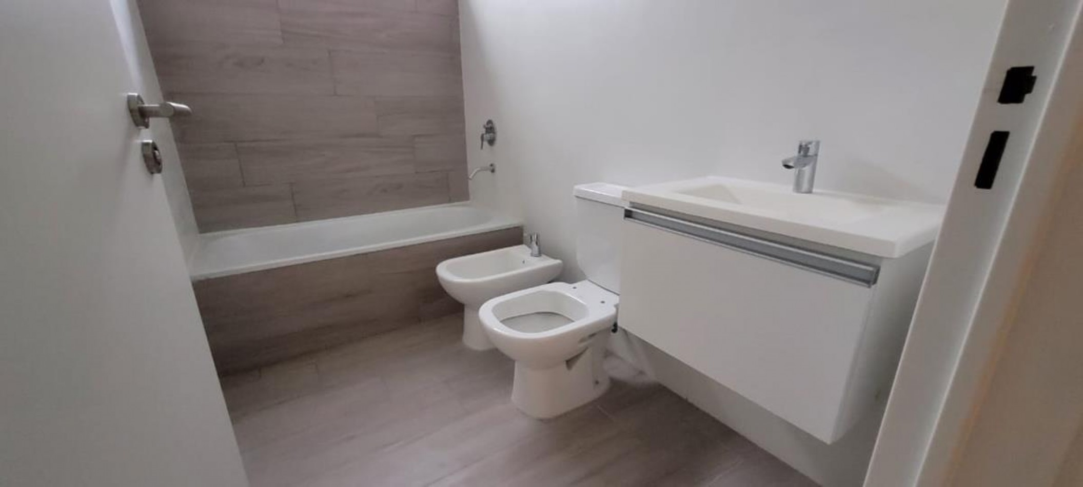 Palermo 1 Ambiente con Amenities. A ESTRENAR, muy luminoso. Contrafrente, balcon. APTO PROFESIONAL.. EXCELENTE UBICACION, A mts Av. Santa Fe, frente Distrito Arcos. 