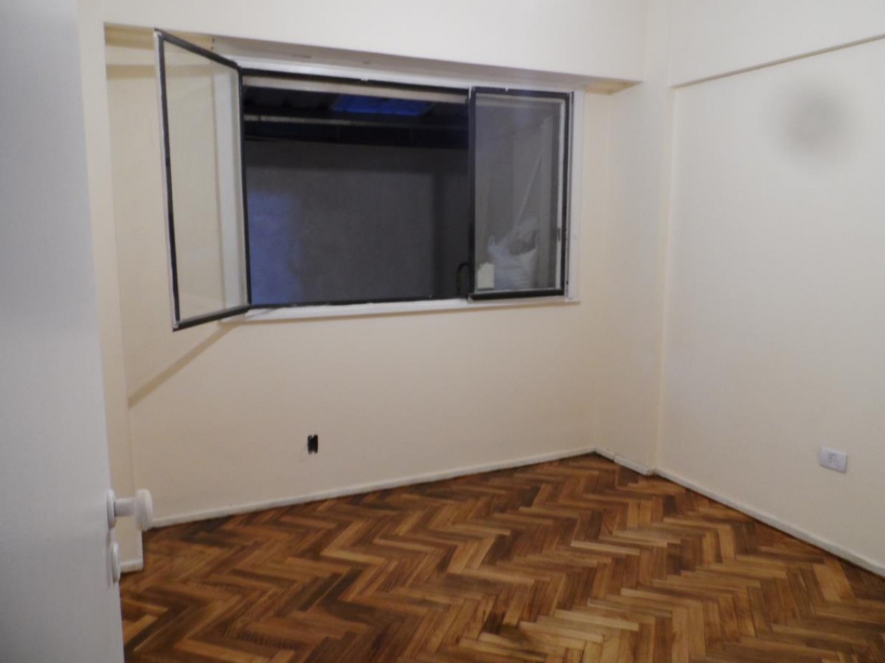 PALERMO, Depto. 2 Amb. pb con patio, interno, 42 mt2. Av. R. S. Ortiz y Guemes. APTO PROFESIONAL