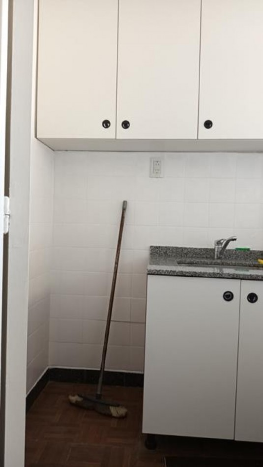 Barrio Norte, 1 Ambiente con balcon. LATERAL. Muy buena ubicacion, luminoso. a 3 cuadras Av. Santa Fe y linea subte D y H