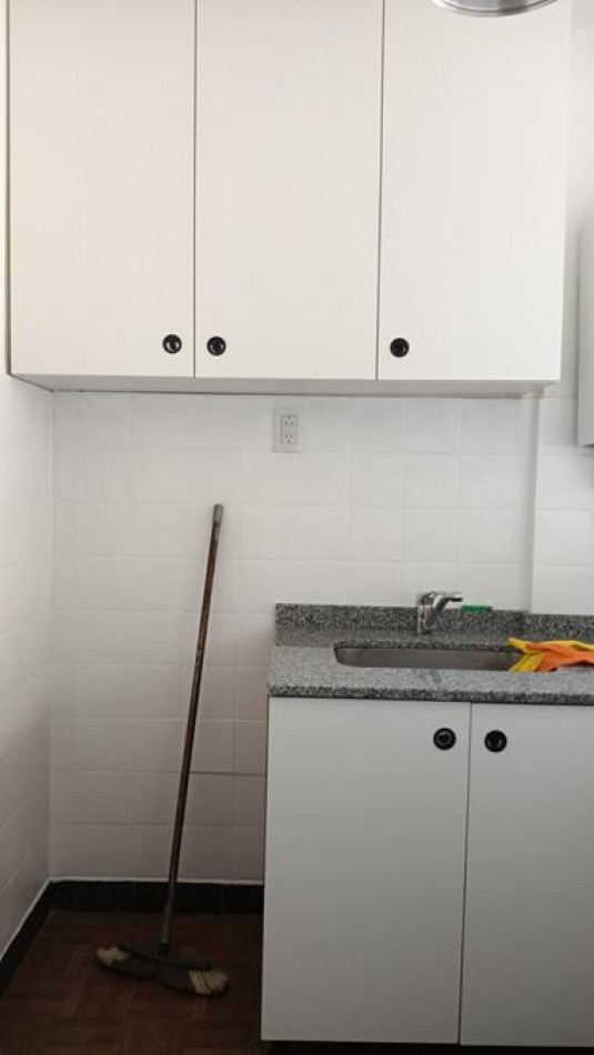 Barrio Norte, 1 Ambiente con balcon. LATERAL. Muy buena ubicacion, luminoso. a 3 cuadras Av. Santa Fe y linea subte D y H