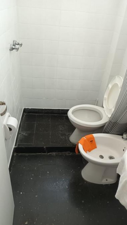 Barrio Norte, 1 Ambiente con balcon. LATERAL. Muy buena ubicacion, luminoso. a 3 cuadras Av. Santa Fe y linea subte D y H