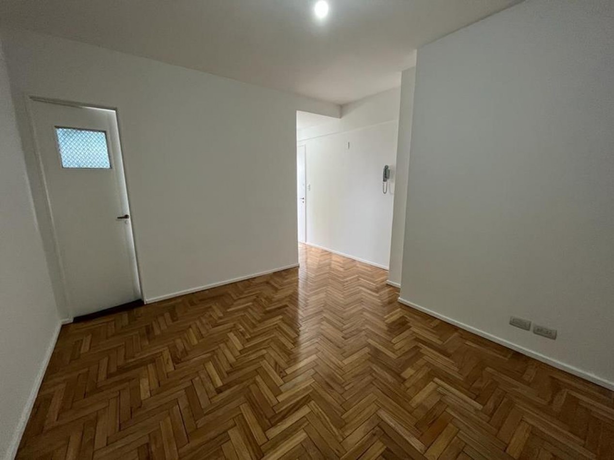 Barrio Norte, 1 Ambiente con balcon. LATERAL. Muy buena ubicacion, luminoso. a 3 cuadras Av. Santa Fe y linea subte D y H