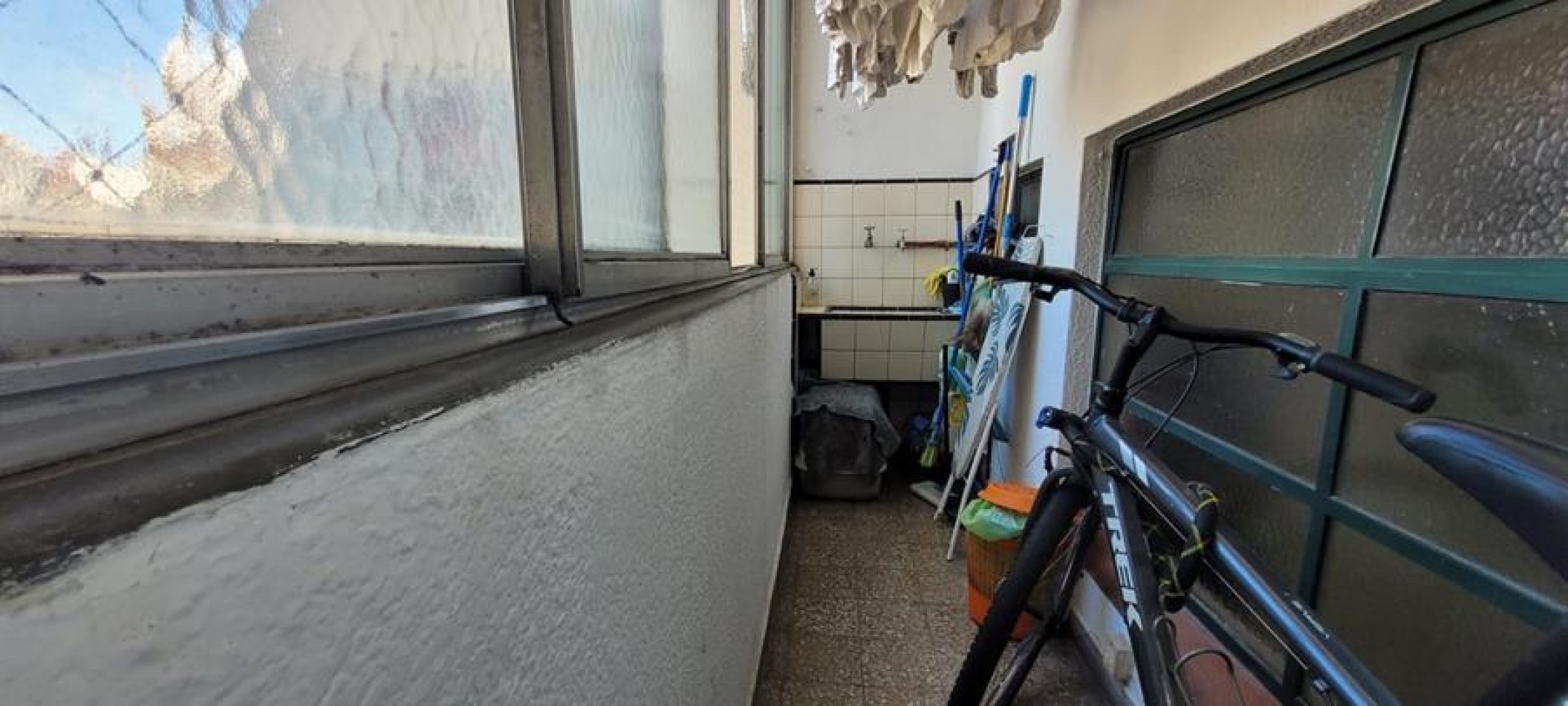 3 Ambientes, interno. LUMINOSO. EXCELENTE ESTADO, Muy buena ubiacion sobre Av. Scalabrini Ortiz, a 1 cuadra Av. Santa Fe