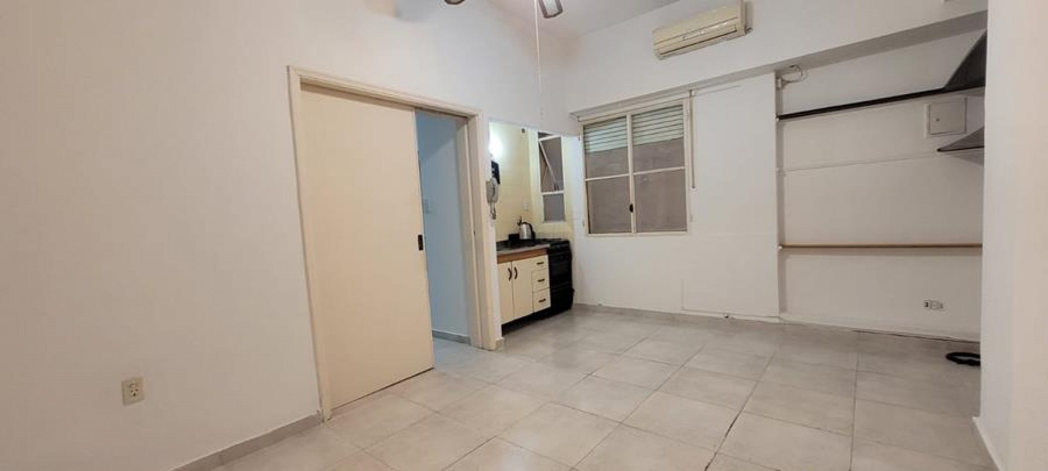 Palermo, 2 Ambientes, interno con Patio. Muy buena ubicacion sobre Av. S. Ortiz zona plaza Guadalupe