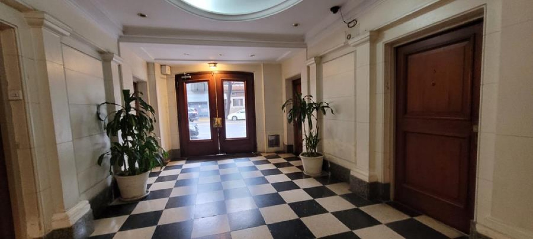 Palermo, 2 Ambientes, interno con Patio. Muy buena ubicacion sobre Av. S. Ortiz zona plaza Guadalupe