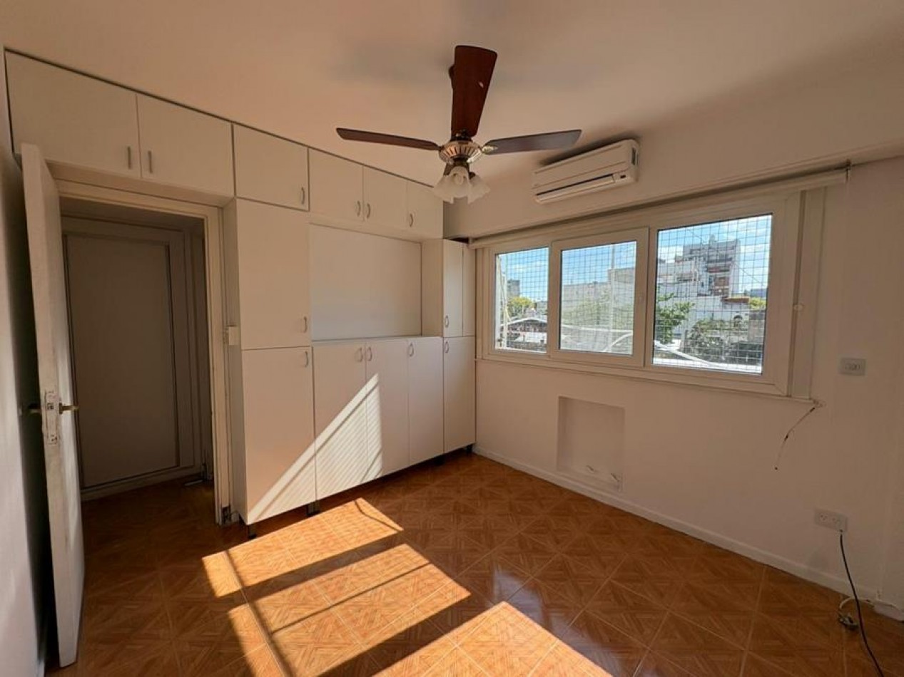 Palermo, 4 Ambientes Cotrafrente. MUY LUMINOSO. Muy buena ubicacion sobre Av. S. Ortiz, a 1 cuadra plaza Armenia