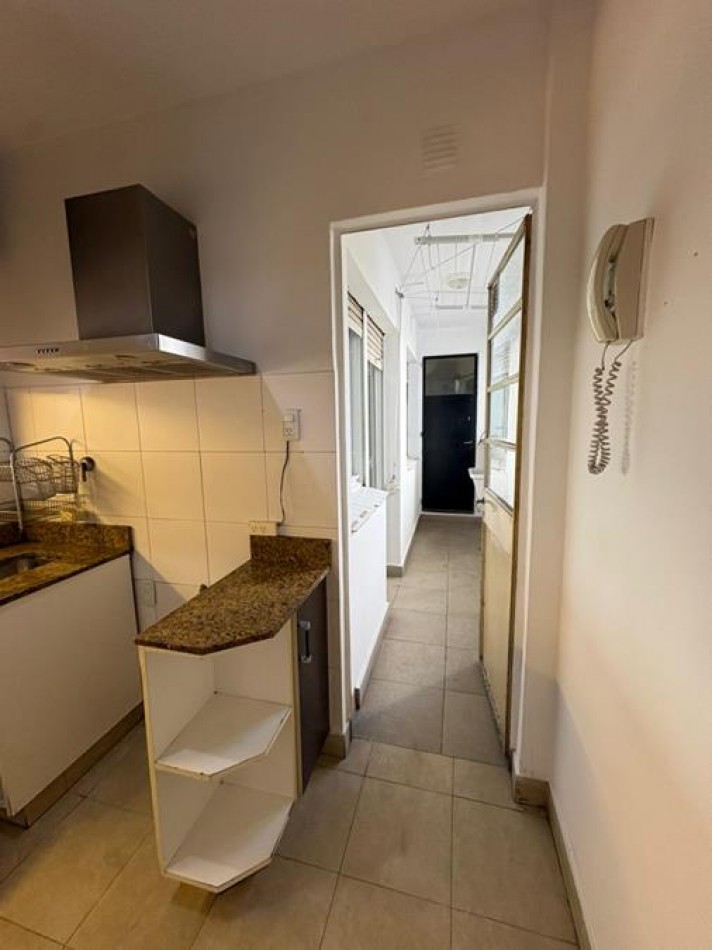 Palermo, 4 Ambientes Cotrafrente. MUY LUMINOSO. Muy buena ubicacion sobre Av. S. Ortiz, a 1 cuadra plaza Armenia