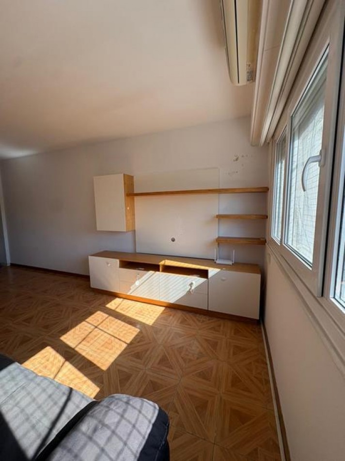 Palermo, 4 Ambientes Cotrafrente. MUY LUMINOSO. Muy buena ubicacion sobre Av. S. Ortiz, a 1 cuadra plaza Armenia