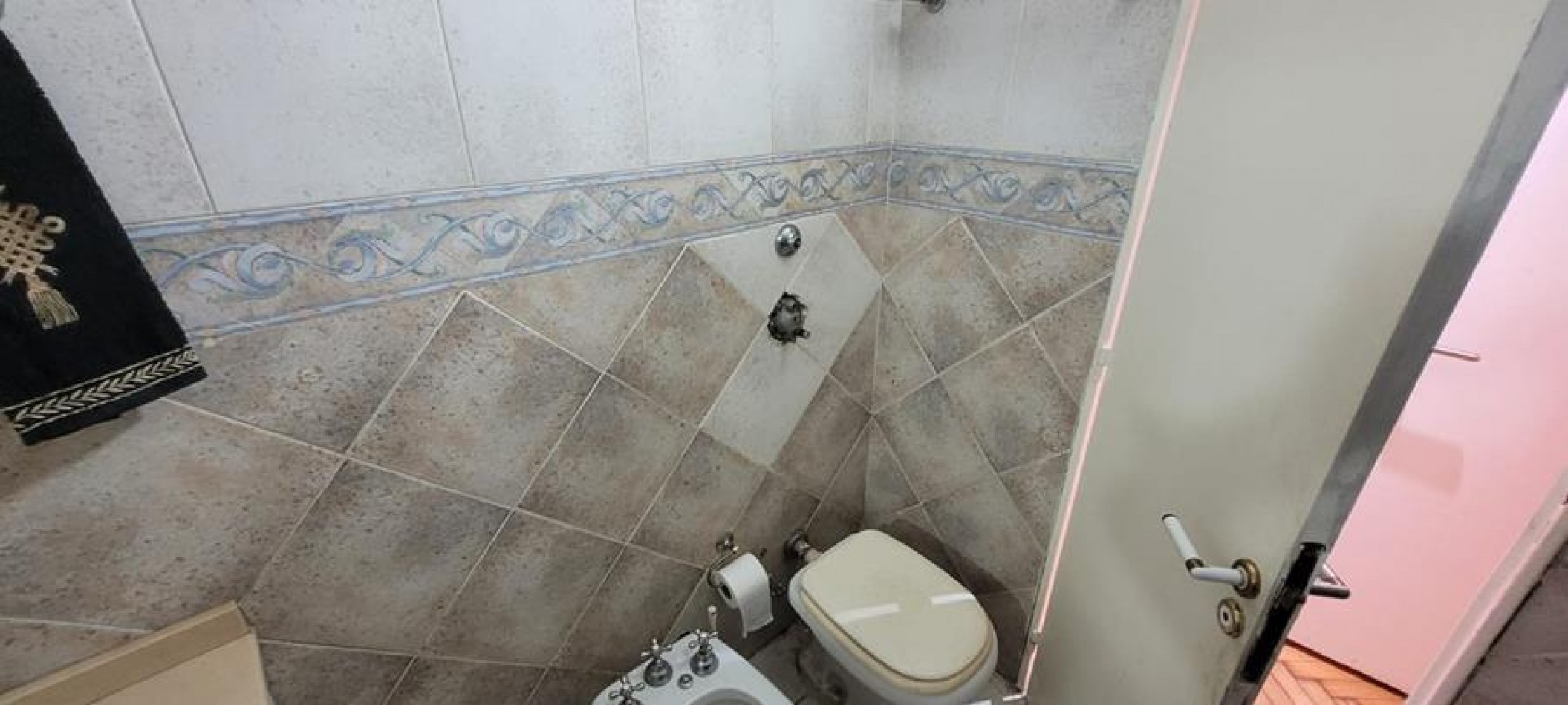 Belgrano 3 Ambientes al Frentecon balcon sobre Luis M. Campos, tambien ingreso por Av. Del Libetador. LUMINOSO. Zona plaza Barrancas de Belgrano y barrio Chino