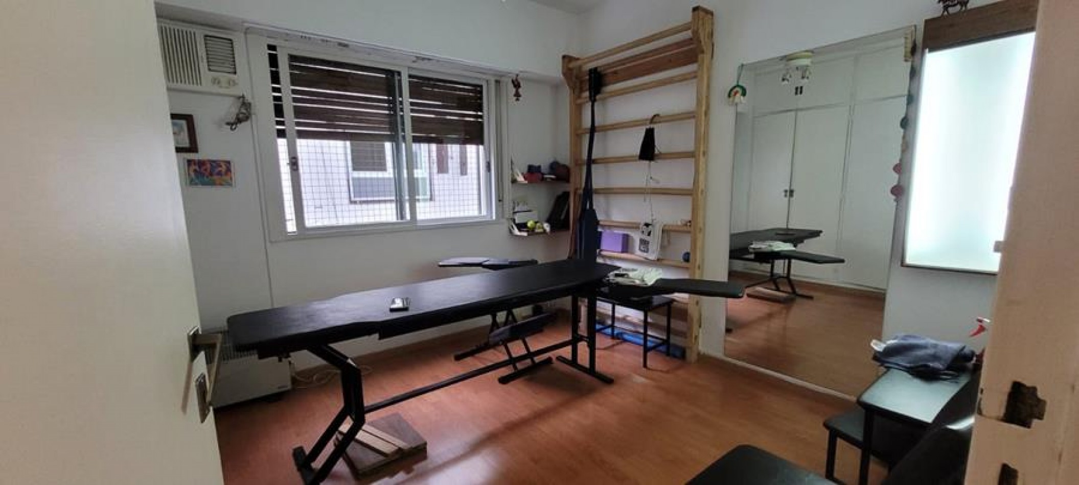 Palermo 3 Ambientes con dependencia servicio, contrafrente. LUMINOSO. Muy buena ubicacion sobre Av. S Fe esquina Av. S. Ortiz. APTO PROFESIONAL