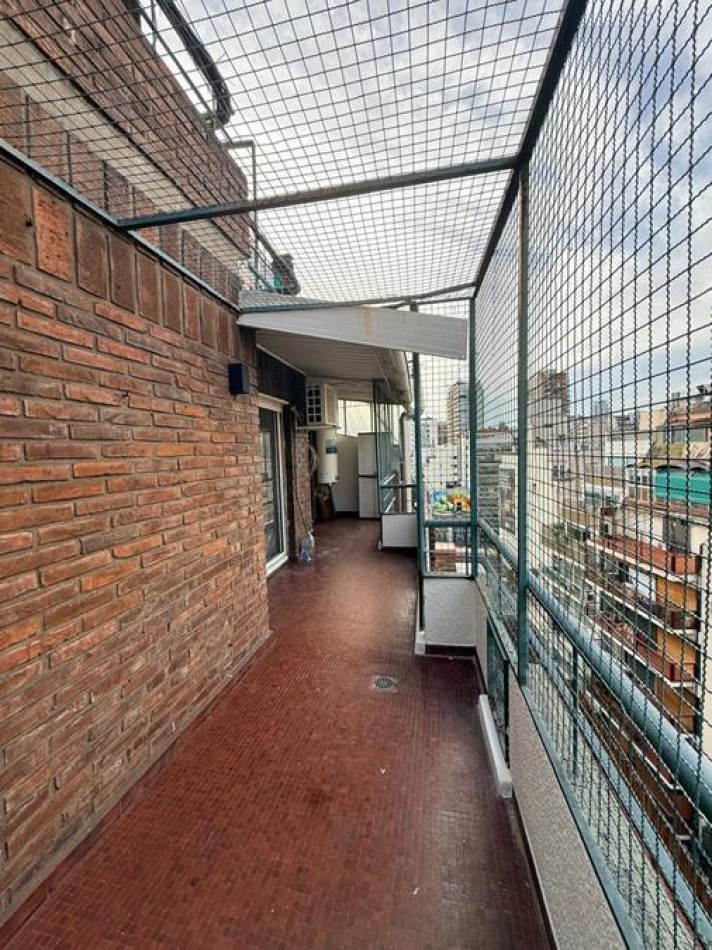 Palermo, 3 Ambientes al FRENTE. con balcon. Muy buena ubicacion Guemes esquina Araoz. MUY LUMINOSO