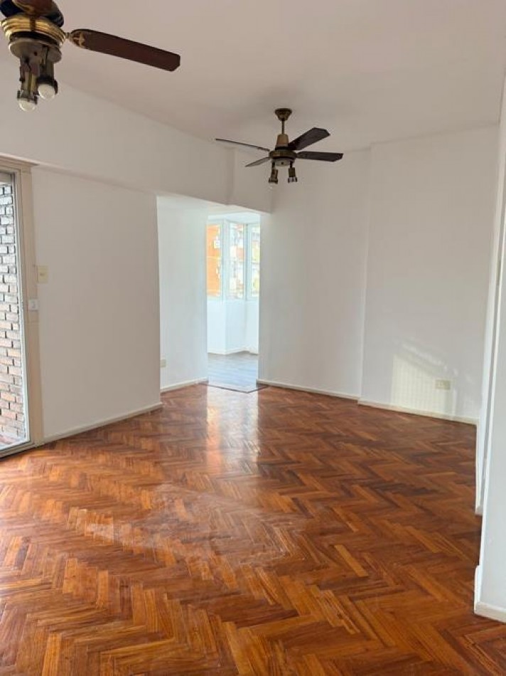 Palermo, 3 Ambientes al FRENTE. con balcon. Muy buena ubicacion Guemes esquina Araoz. MUY LUMINOSO