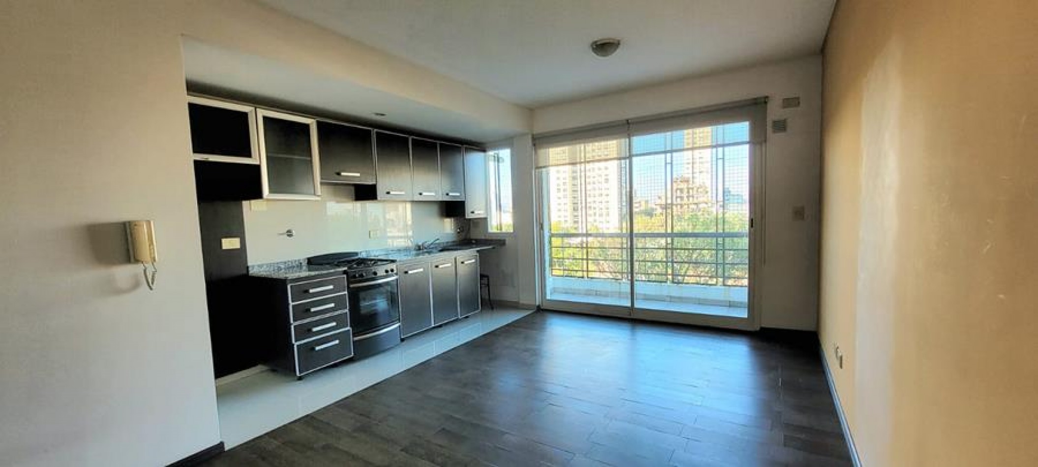 Belgrano, 2 Ambientes. FRENTE con balcon. MUY LUMINOSO. Excelente ubicacion frente a espacio verde Parque Ferroviario Colegiales 