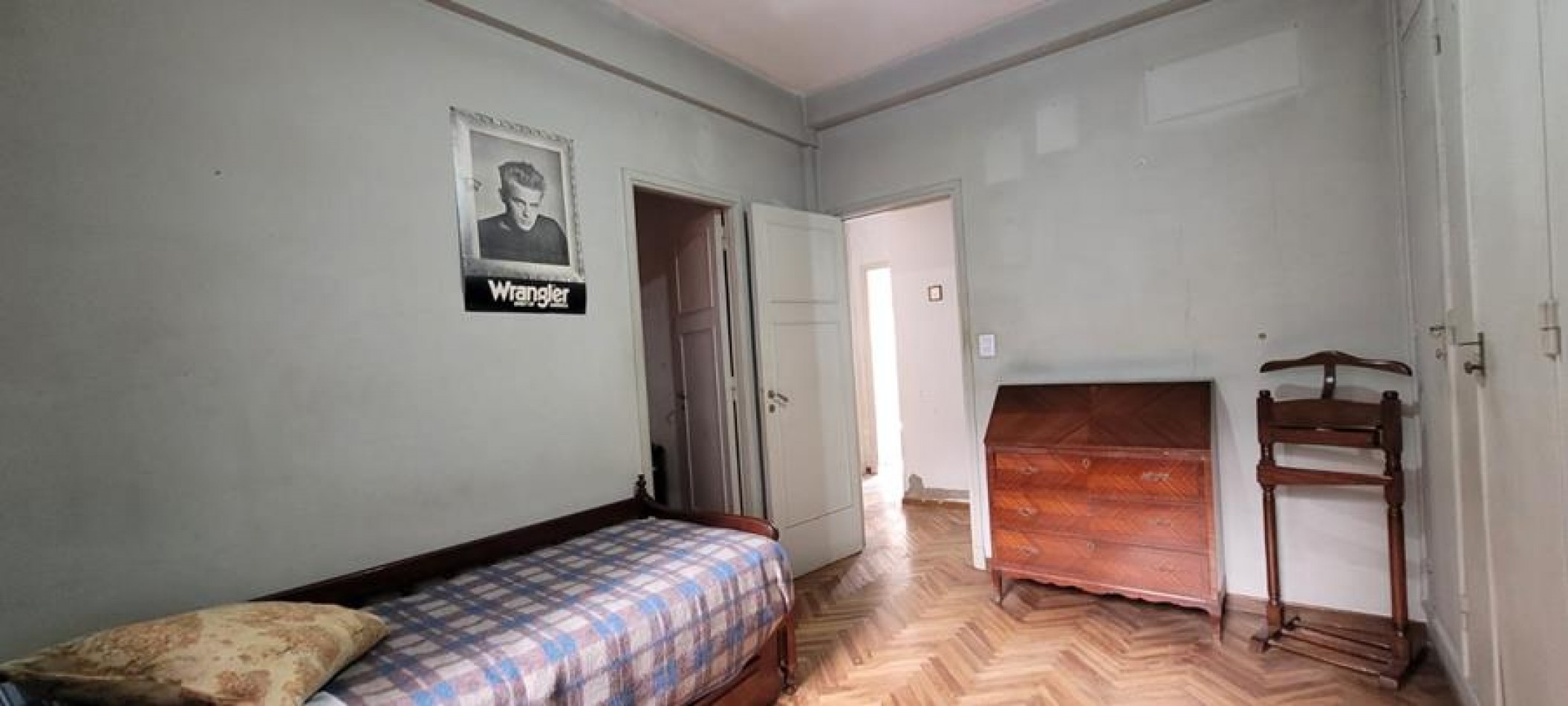 Palermo 4 Ambientes al Frente, con balcon. MUY LUMINOSO. Muy buena ubicacion a 2 cuadras Alto Palermo, a 1 cuadra estacion subte linea D y 2 cuadras plaza Guadalupe.